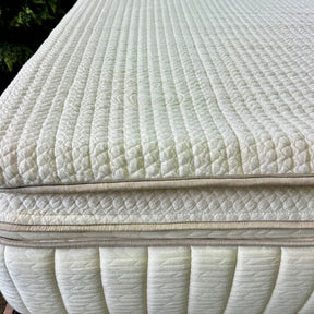 Stumptown Luxe Topper